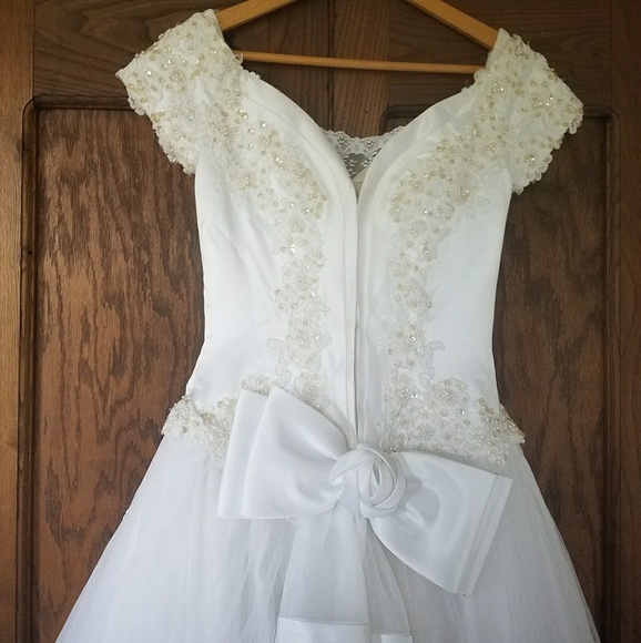 Wedding Dress - Picture 2 of 8